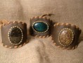 PULSERAS EN CUERO Y PIEDRAS DECORADAS CON RESINA